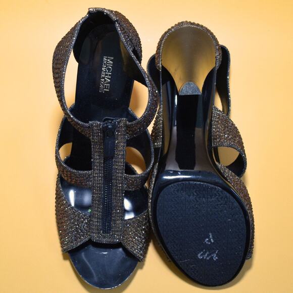 MICHAEL KORS Woman's Berkeley T Strap Sandals Size 9 - Picture 3 of 6